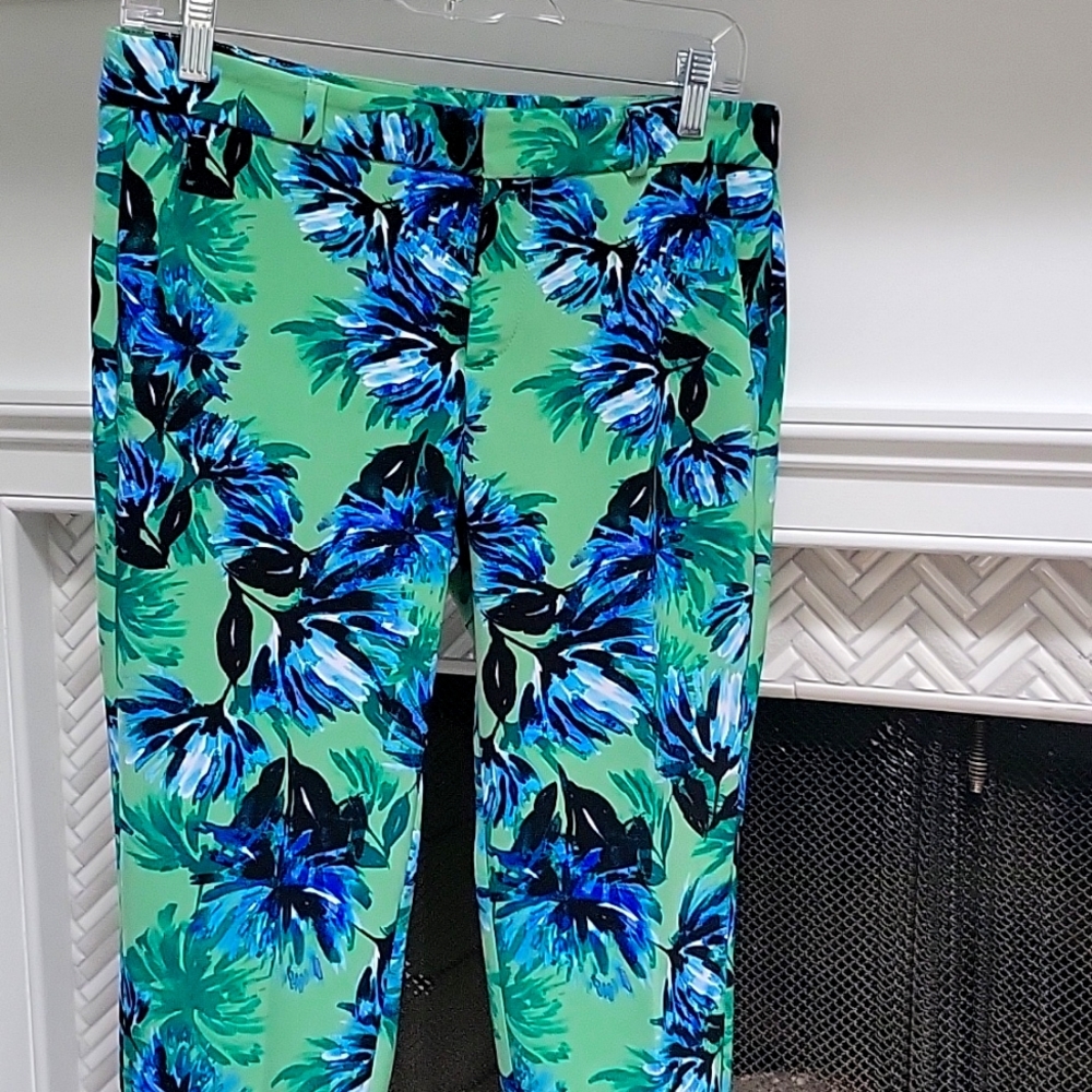Banana republic printed pants size 0 but fits like 2